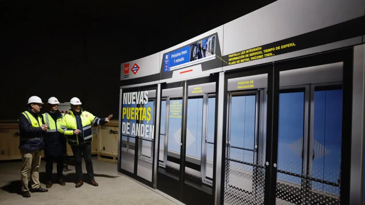 La Comunidad de Madrid inicia la instalaci&oacute;n de puertas de and&eacute;n en la L&iacute;nea 6 del Metro.