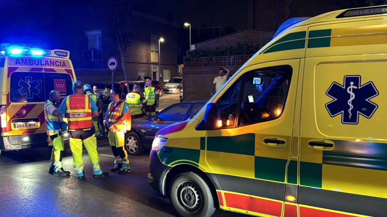 Un joven de 24 a&ntilde;os fue apu&ntilde;alado en Parla, siendo atendido por servicios de emergencia.