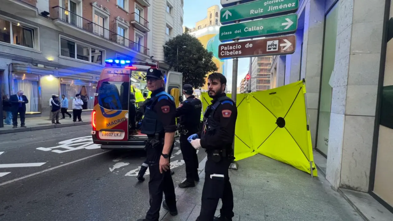 Dispositivo de emergencias desplegado en la zona del atropello. EMERGENCIAS MADRID