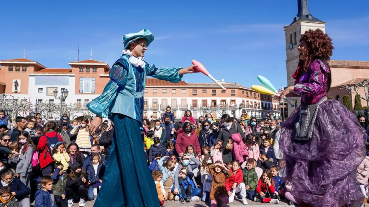 Espect&aacute;culo del Festival de Circo en la Plaza Mayor de Torrej&oacute;n de Ardoz. AYUNTAMIENTO DE TORREJ&Oacute;N DE ARDOZ