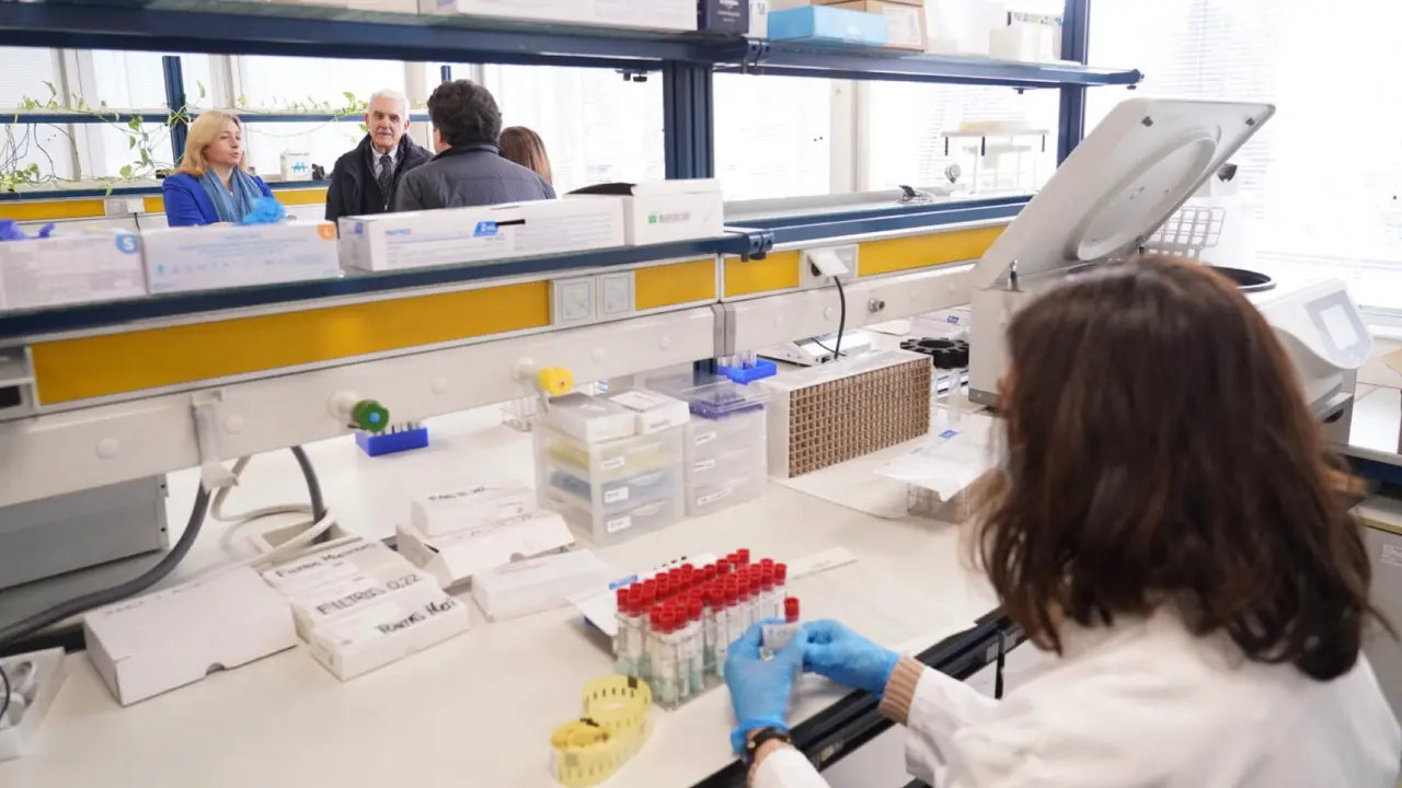 An&aacute;lisis de muestras en el Laboratorio de Salud P&uacute;blica de Madrid Salud. AYUNTAMIENTO DE MADRID.