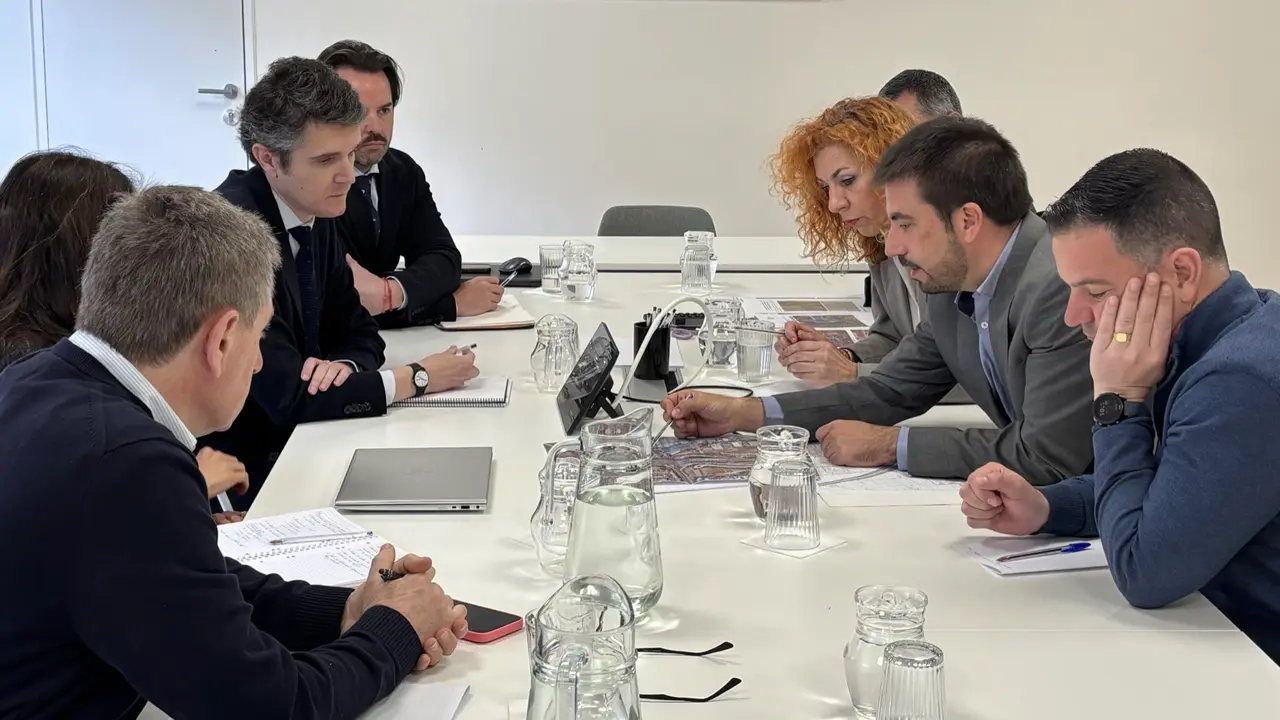 Reuni&oacute;n de los alcaldes de Mejorada del Campo y Velilla de San Antonio con responsables de SEITT para abordar los atascos en la M-208. AYUNTAMIENTO DE MEJORADA DEL CAMPO