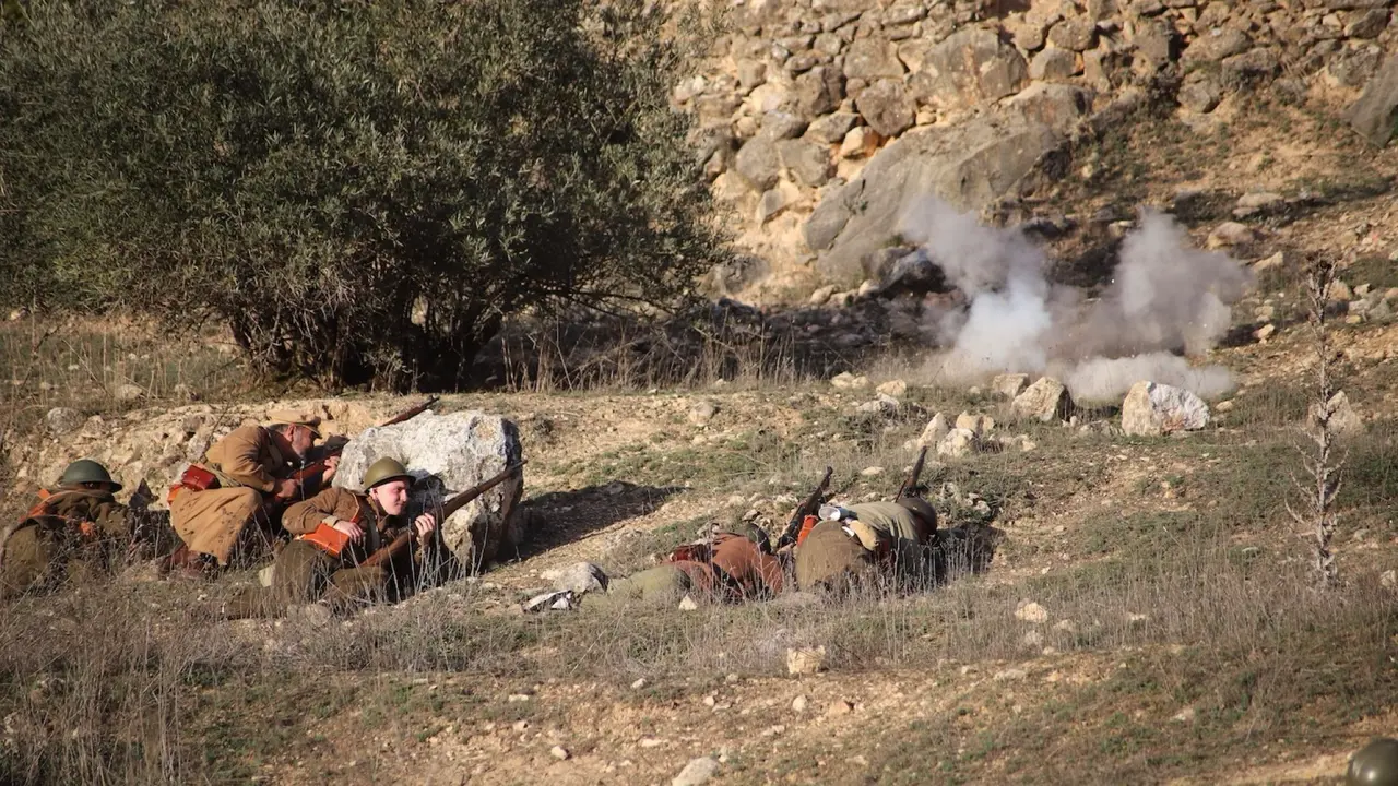 Recreaci&oacute;n hist&oacute;rica de combates durante las Jornadas de la Batalla del Jarama en Morata de Taju&ntilde;a. AYUNTAMIENTO DE MORATA DE TAJU&Ntilde;A