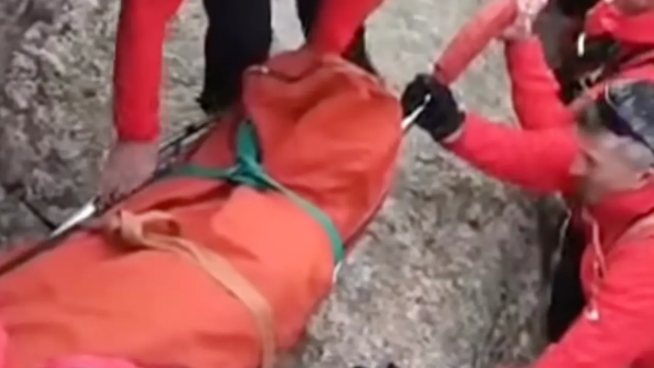 Rescate de una excursionista herida en el Pico de la Miel, en La Cabrera. 112 COMUNIDAD DE MADRID