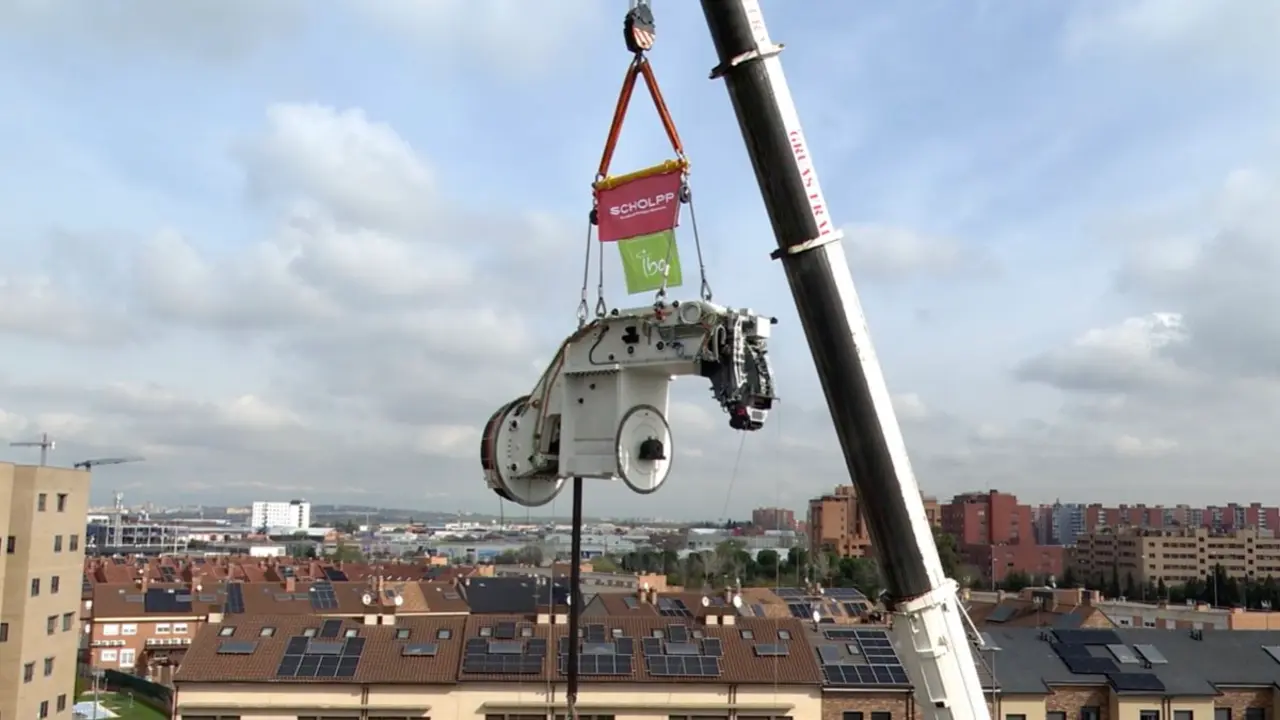 Llegada del acelerador de protones al Hospital de Fuenlabrada. COMUNIDAD DE MADRID