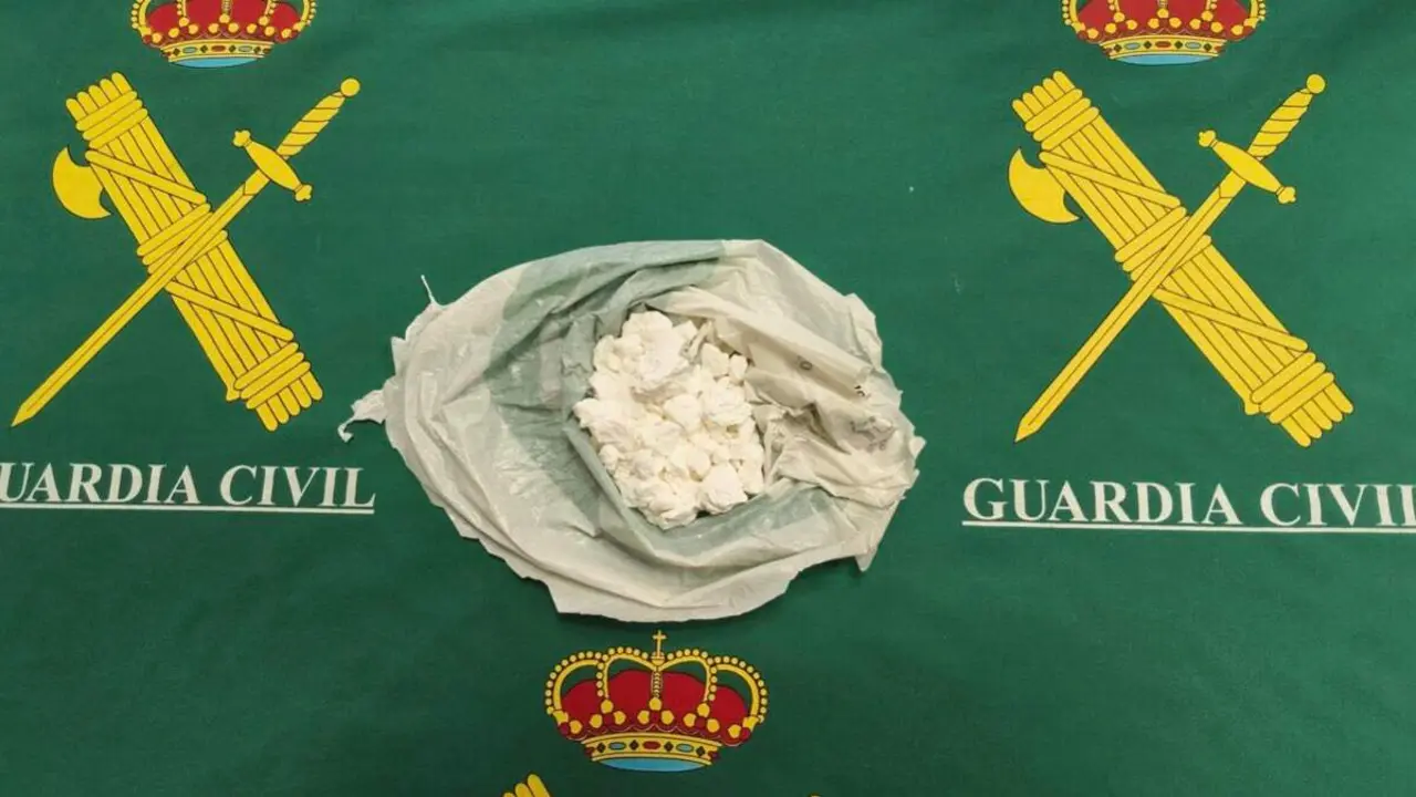 Coca&iacute;na intervenida por la Guardia Civil en Sig&uuml;enza.