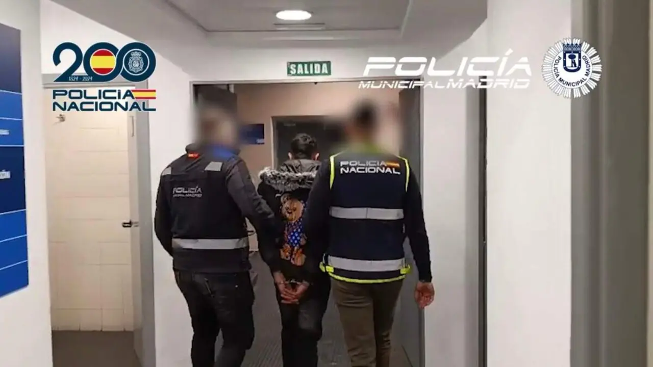 Detenci&oacute;n del fugitivo buscado por un doble asesinato en Honduras en el distrito de Puente de Vallecas. POLIC&Iacute;A NACIONAL