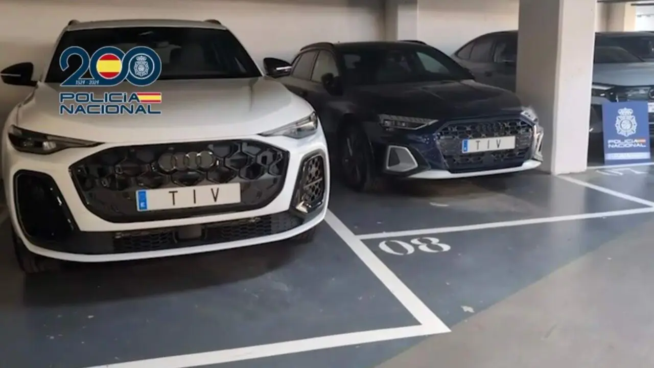 Veh&iacute;culos de alta gama recuperados por la Polic&iacute;a Nacional en la operaci&oacute;n contra la red. POLIC&Iacute;A NACIONAL