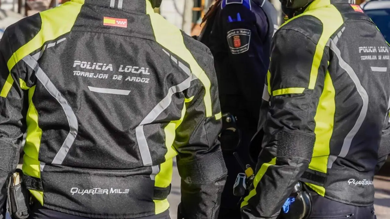 Agentes de la Polic&iacute;a Local de Torrej&oacute;n. AYUNTAMIENTO DE TORREJ&Oacute;N DE ARDOZ