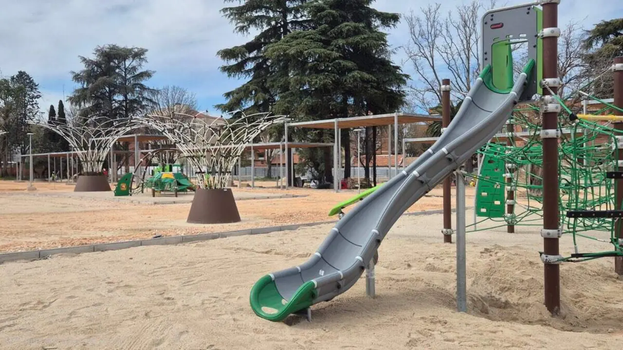 Zona de juegos infantiles del nuevo parque urbano en San Fernando de Henares. CONSEJER&Iacute;A DE VIVIENDA, TRANSPORTES E INFRAESTRUCTURAS