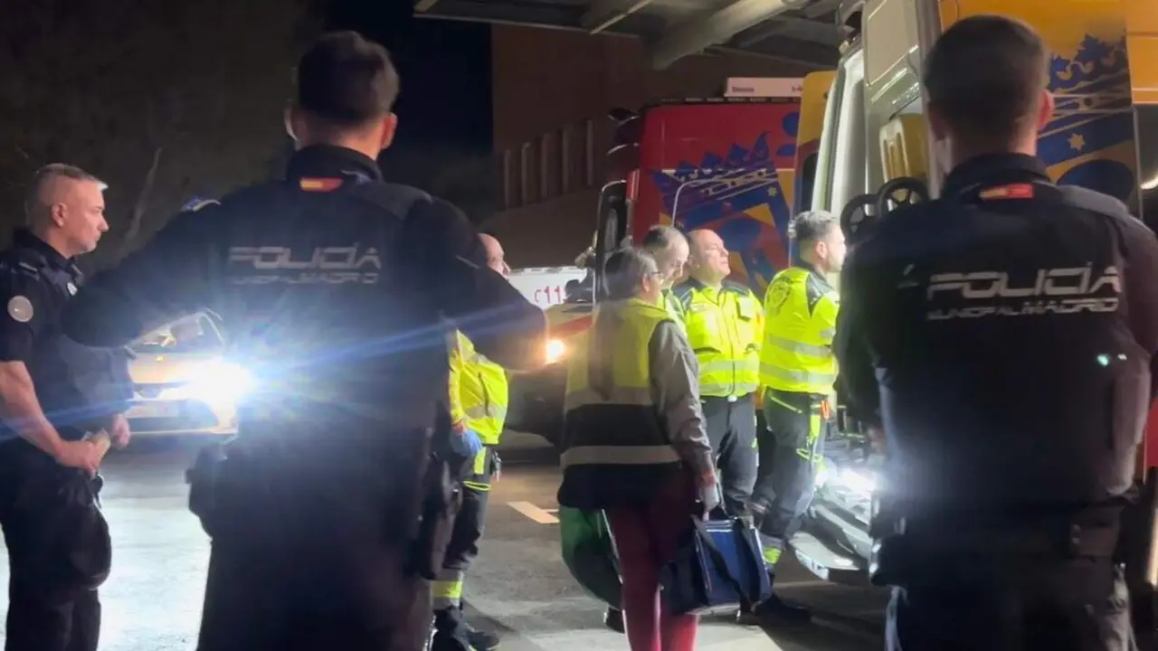 Actuaci&oacute;n de los servicios de emergencia tras la agresi&oacute;n en Latina. EMERGENCIAS MADRID