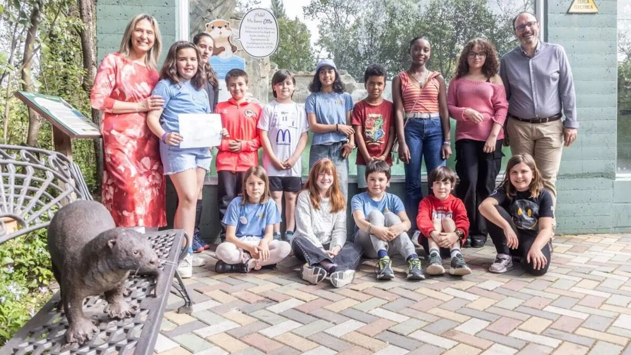 El Consejo de la Infancia de Guadalajara present&oacute; este viernes el nombre de la nueva nutria del Zoo Municipal. AYUNTAMIENTO DE GUADALAJARA