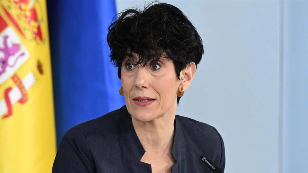 La ministra Elma Saiz, durante la rueda de prensa posterior al Consejo de Ministros. MONCLOA