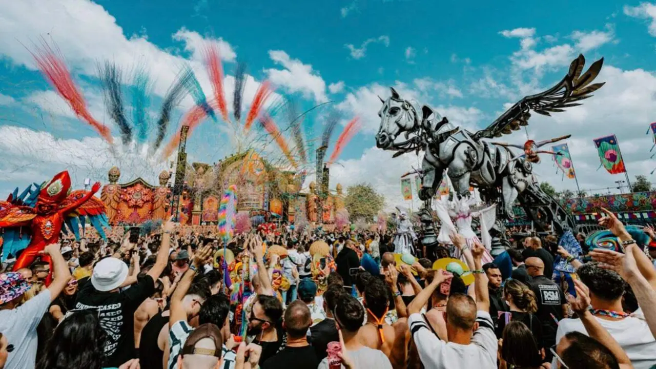 Elrow Town Madrid durante una edici&oacute;n anterior en el Recinto Ferial de Torrej&oacute;n de Ardoz. ELROW TOWN