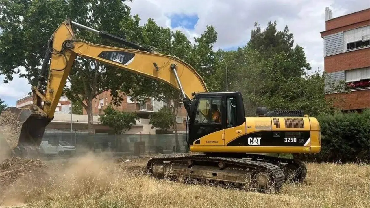Trabajos en la parcela de Fresnos en 2023, cuando se iniciaron unas obras que posteriormente fueron paralizadas. AYUNTAMIENTO DE TORREJ&Oacute;N DE ARDOZ