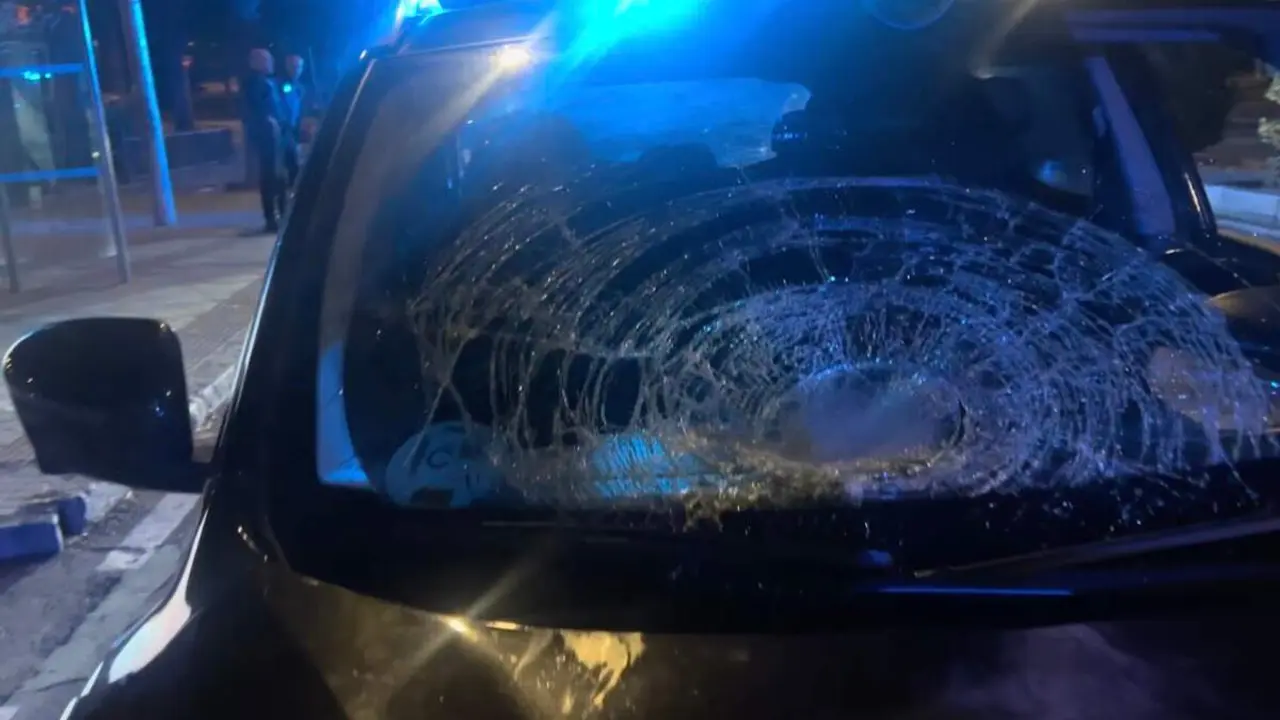 Veh&iacute;culo implicado en el atropello ocurrido en Moratalaz. EMERGENCIAS MADRID