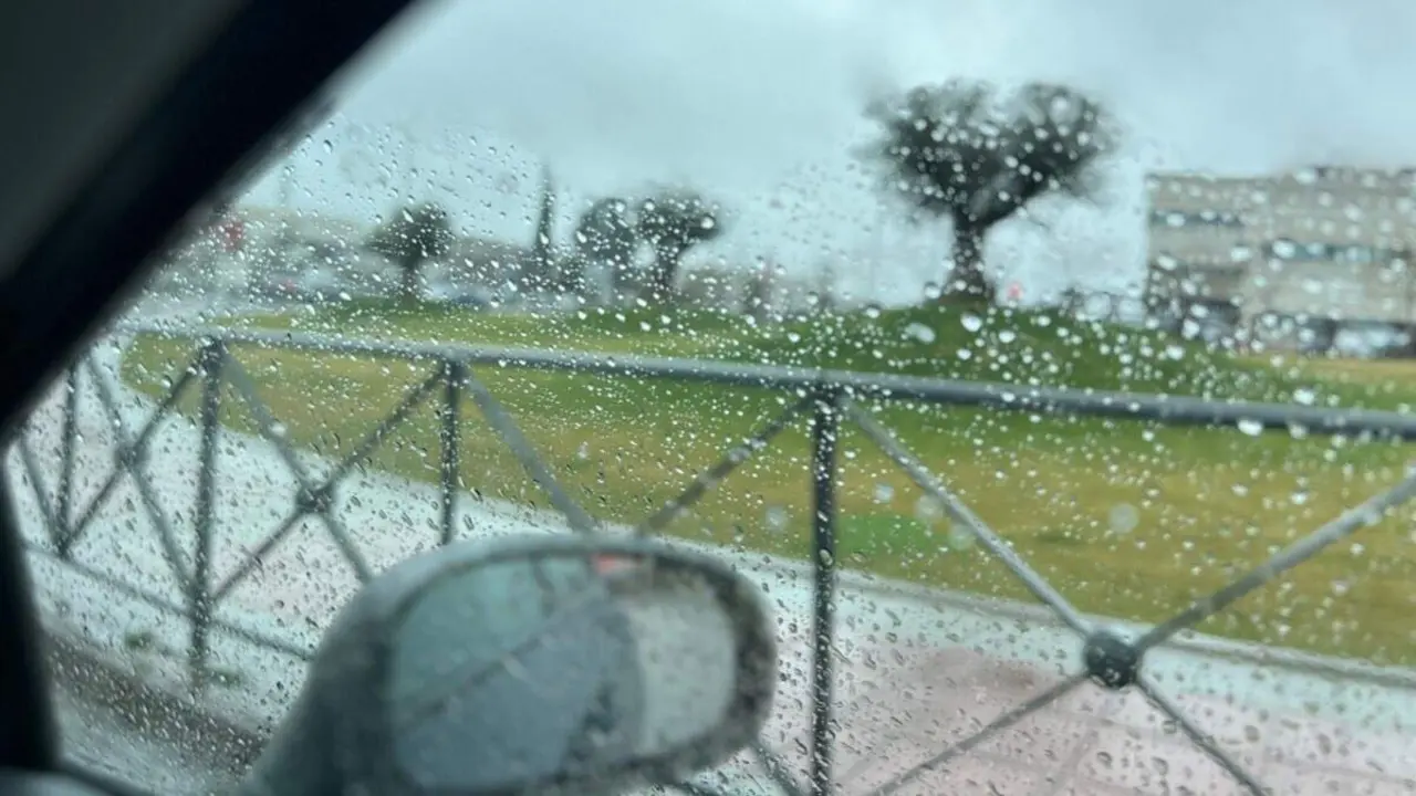 Imagen de archivo de lluvia en Torrej&oacute;n de Ardoz. MiraCorredor