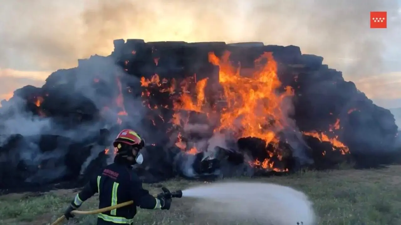 Im&aacute;genes del incendio. 112 COMUNIDAD DE MADRID