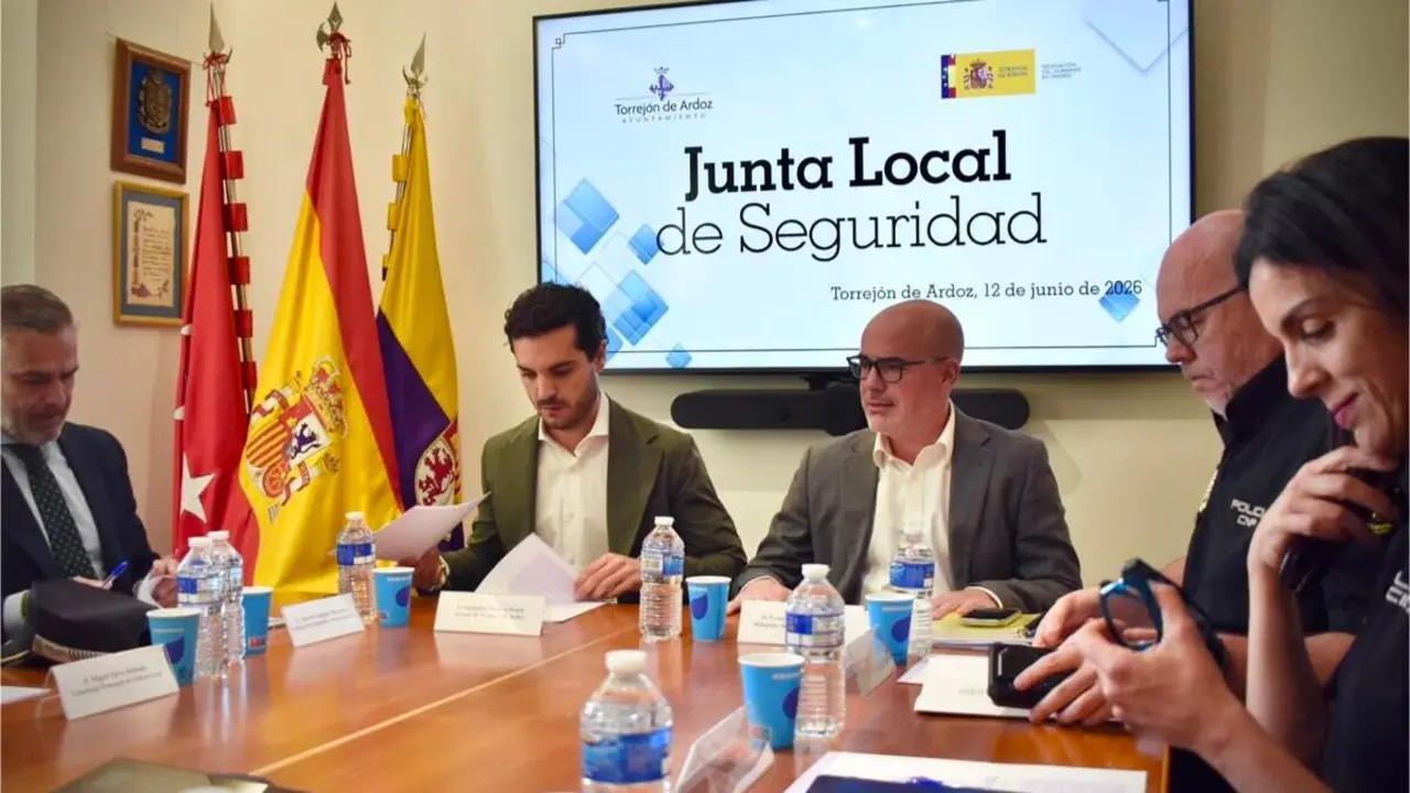 Mart&iacute;n y Alejandro Navarro durante la Junta Local de Seguridad celebrada este viernes. DELEGACION DEL GOBIERNO