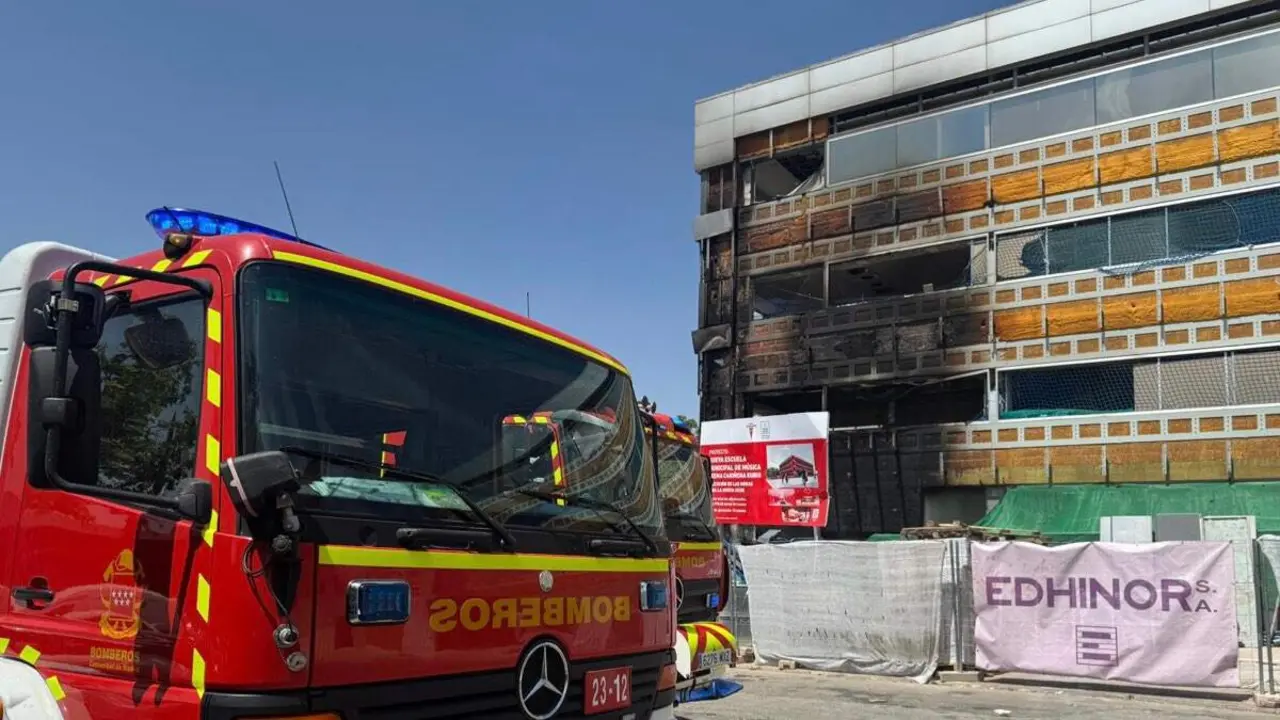 Incendio en las obras de la futura Escuela Municipal de M&uacute;sica de Rivas. 112 DE LA COMUNIDAD DE MADRID
