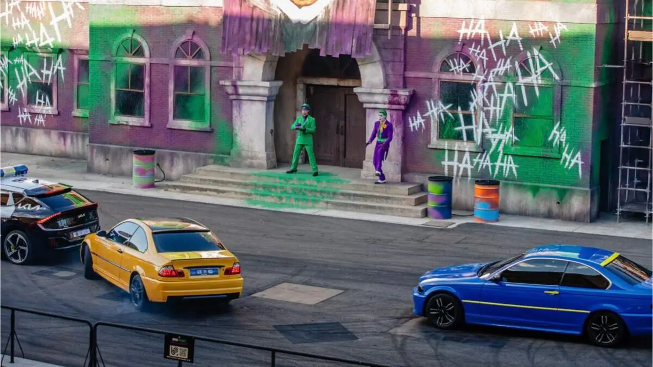 El Joker y Enigma protagonizan 'DC Super-Villains Stunt Show', el nuevo espect&aacute;culo de Parque Warner. PARQUE WARNER