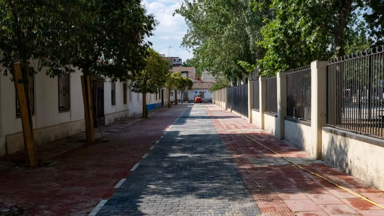 La calle Azucena tras los trabajos de remodelaci&oacute;n. AYTO. DE ALCAL&Aacute;