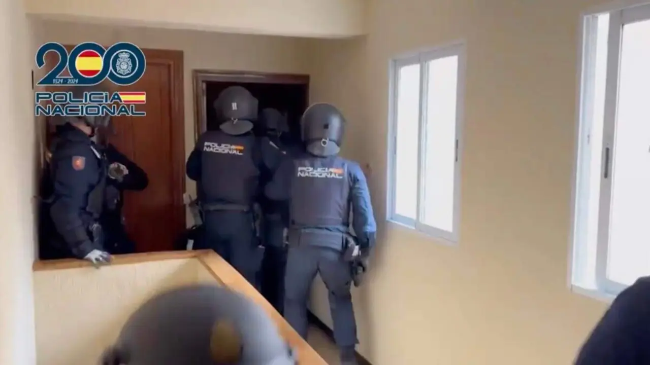 POLIC&Iacute;A NACIONAL