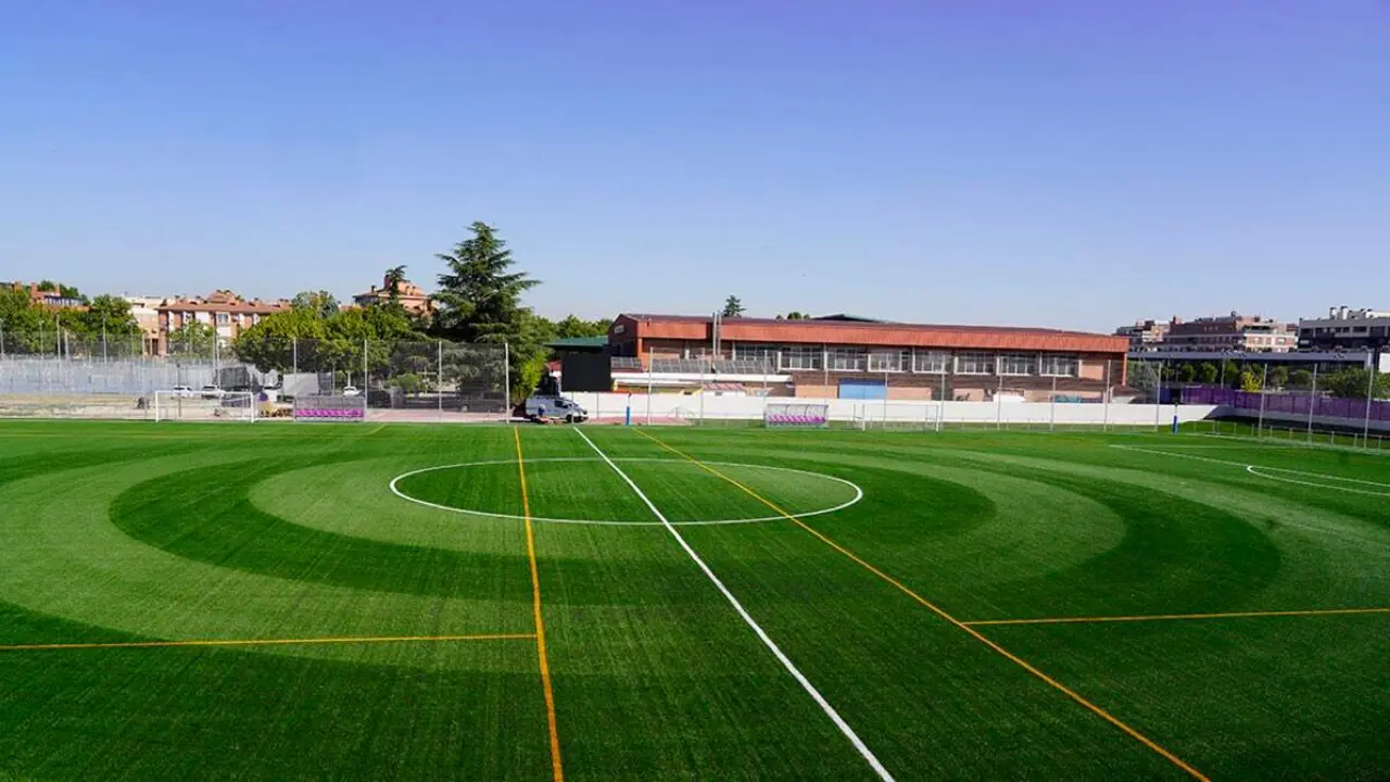 Vista general del nuevo campo de f&uacute;tbol de la Ciudad Deportiva Joaqu&iacute;n Blume, cuya construcci&oacute;n ya ha finalizado. AYTO. DE TORREJ&Oacute;N