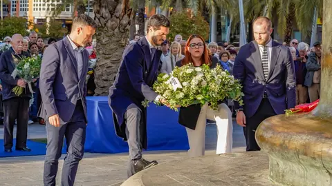 El alcalde, Alejandro Navarro, junto a los portavoces de PSOE y Más Madrid. AYUNTAMIENTO DE TORREJÓN