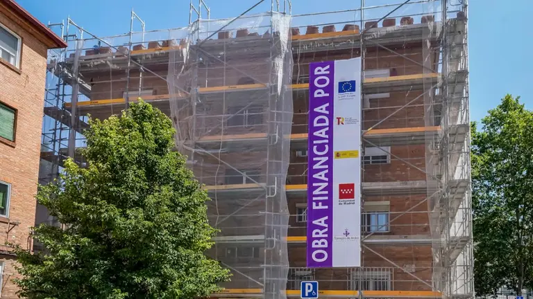 Uno de los edificios que est&aacute;n siendo rehabilitados. AYTO. DE TORREJ&Oacute;N DE ARDOZ