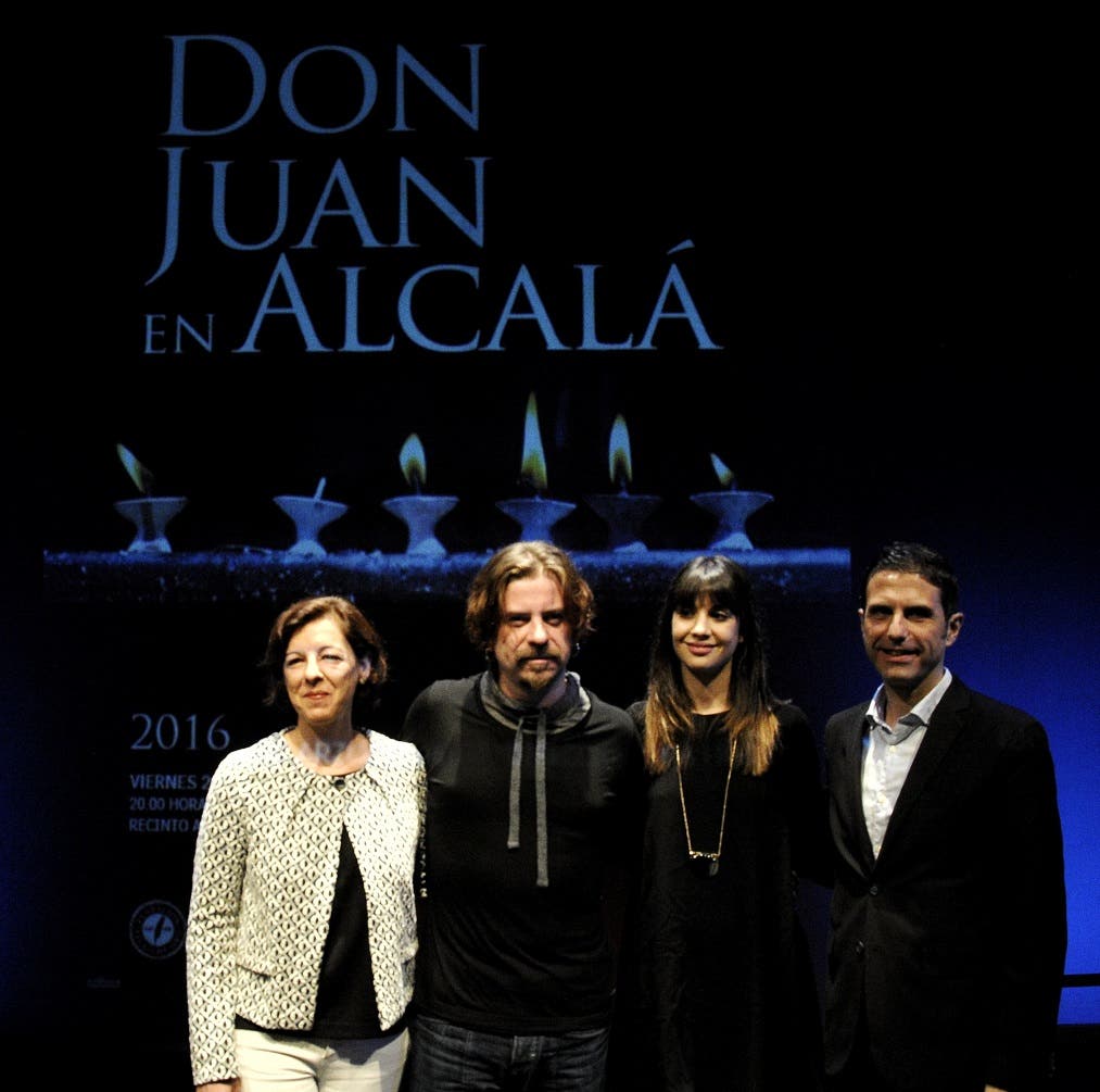 Los dos actores protagonistas junto al alcalde de Alcalá y la concejala de Cultura (Ayto. Alcalá)