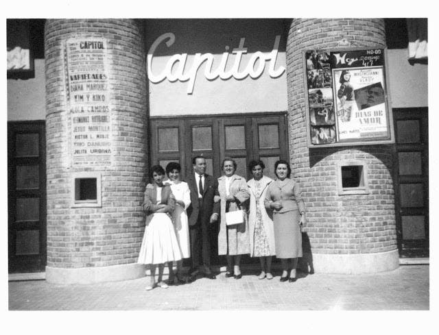 Puerta principal del Cine Capitol (Las Fotos de Torrejón).
