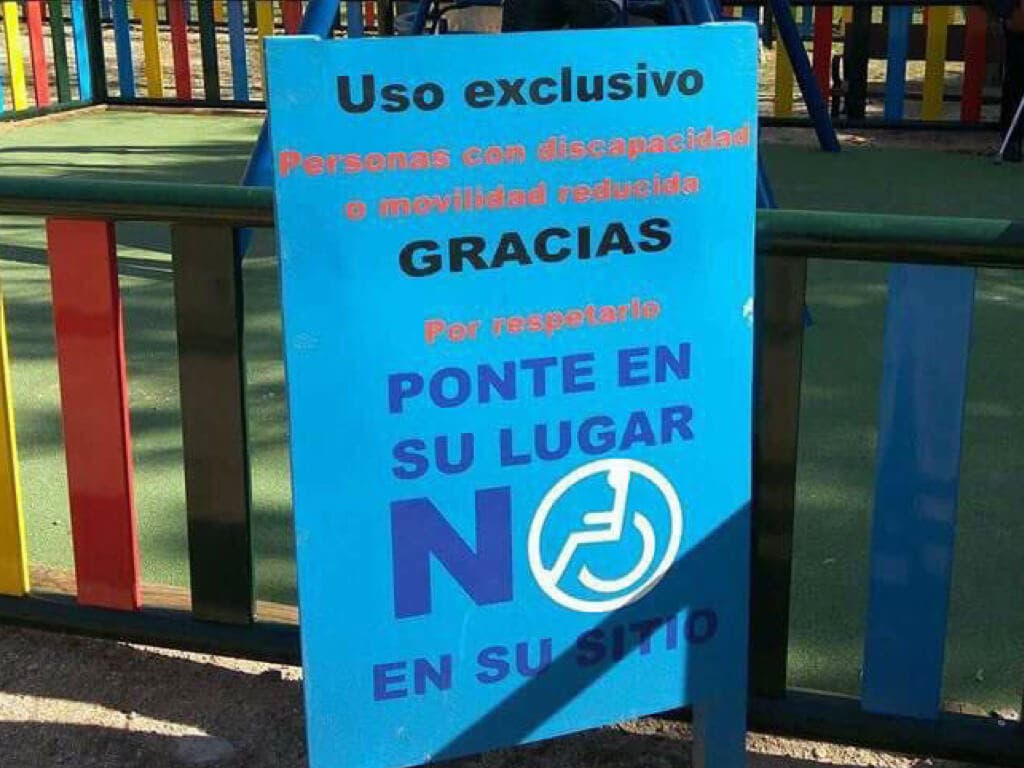 Cartel que se puede leer en uno de estos juegos. 