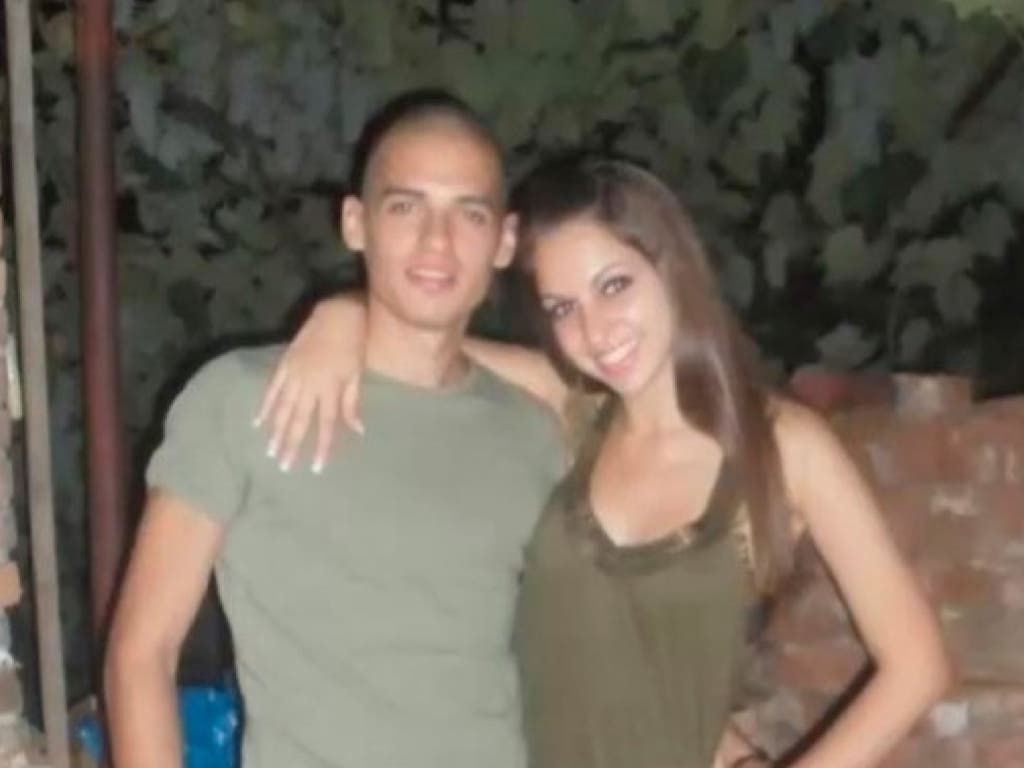 El presunto agresor junto a su hermana, la víctima (Cedida).