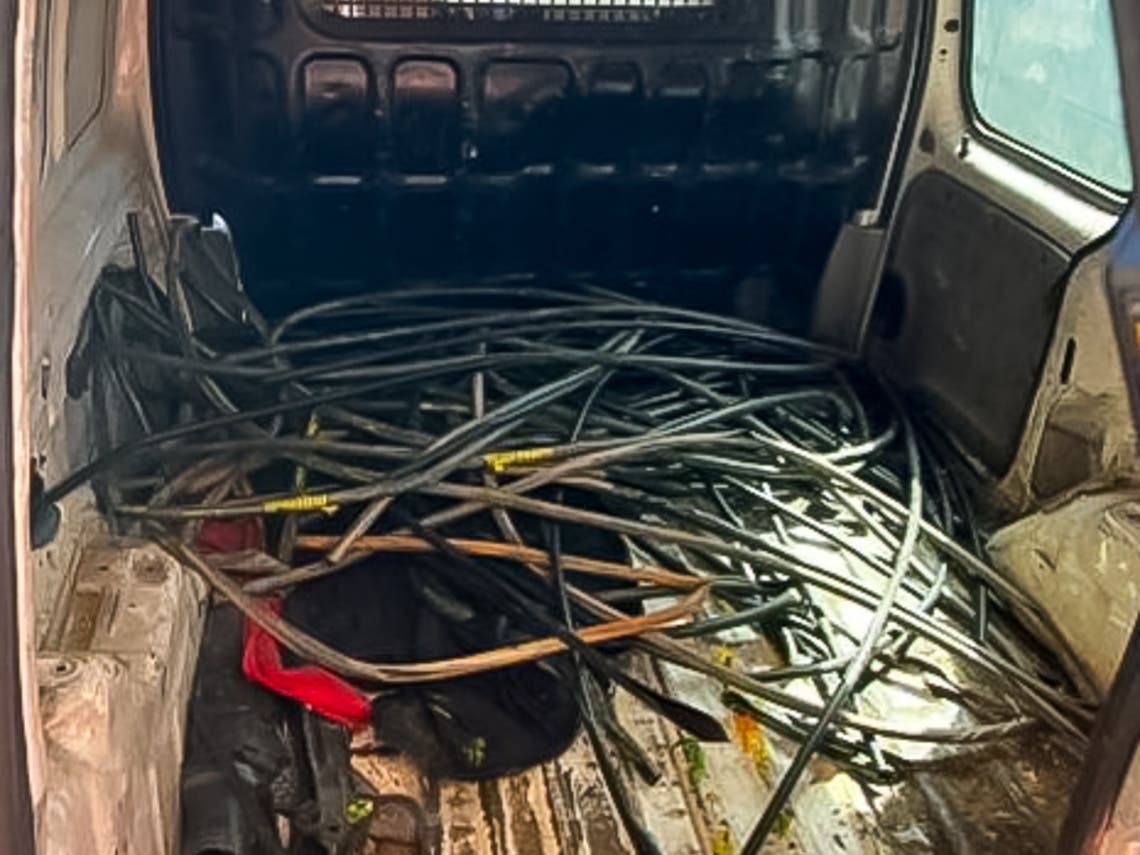 Furgoneta con cables robados en Torrejón de Ardoz.