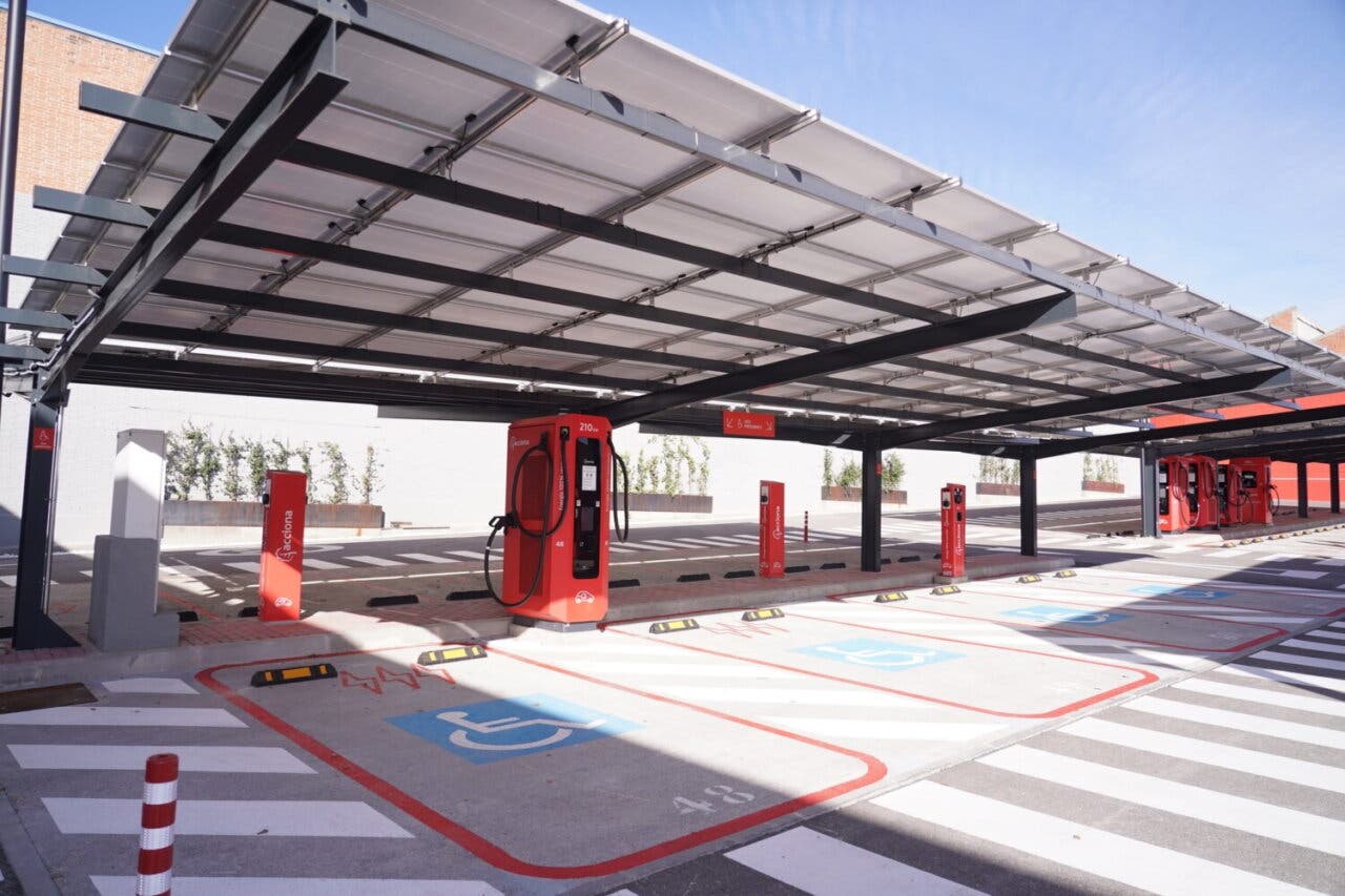 Instalaciones de carga para vehículos eléctricos en Vicálvaro, Madrid.