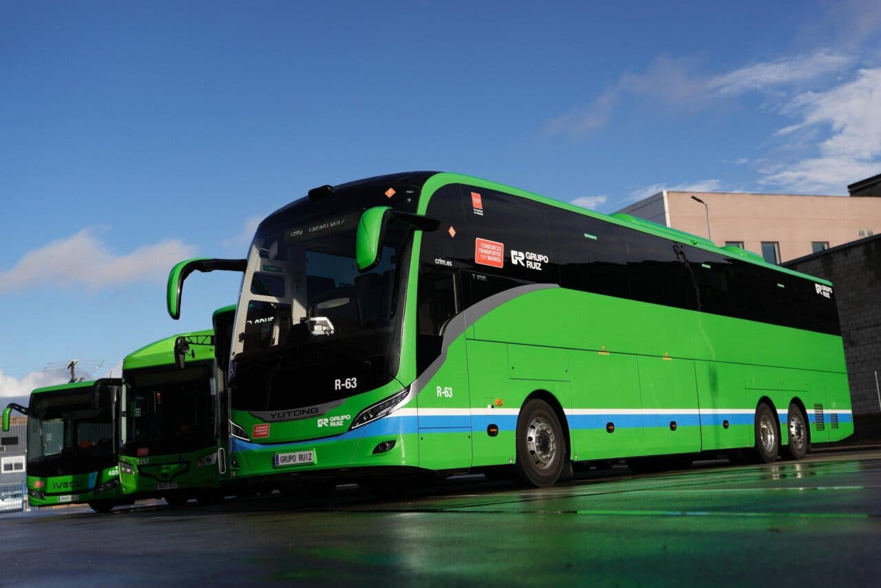 Presentación del primer autobús 100% eléctrico en España por Ayuso