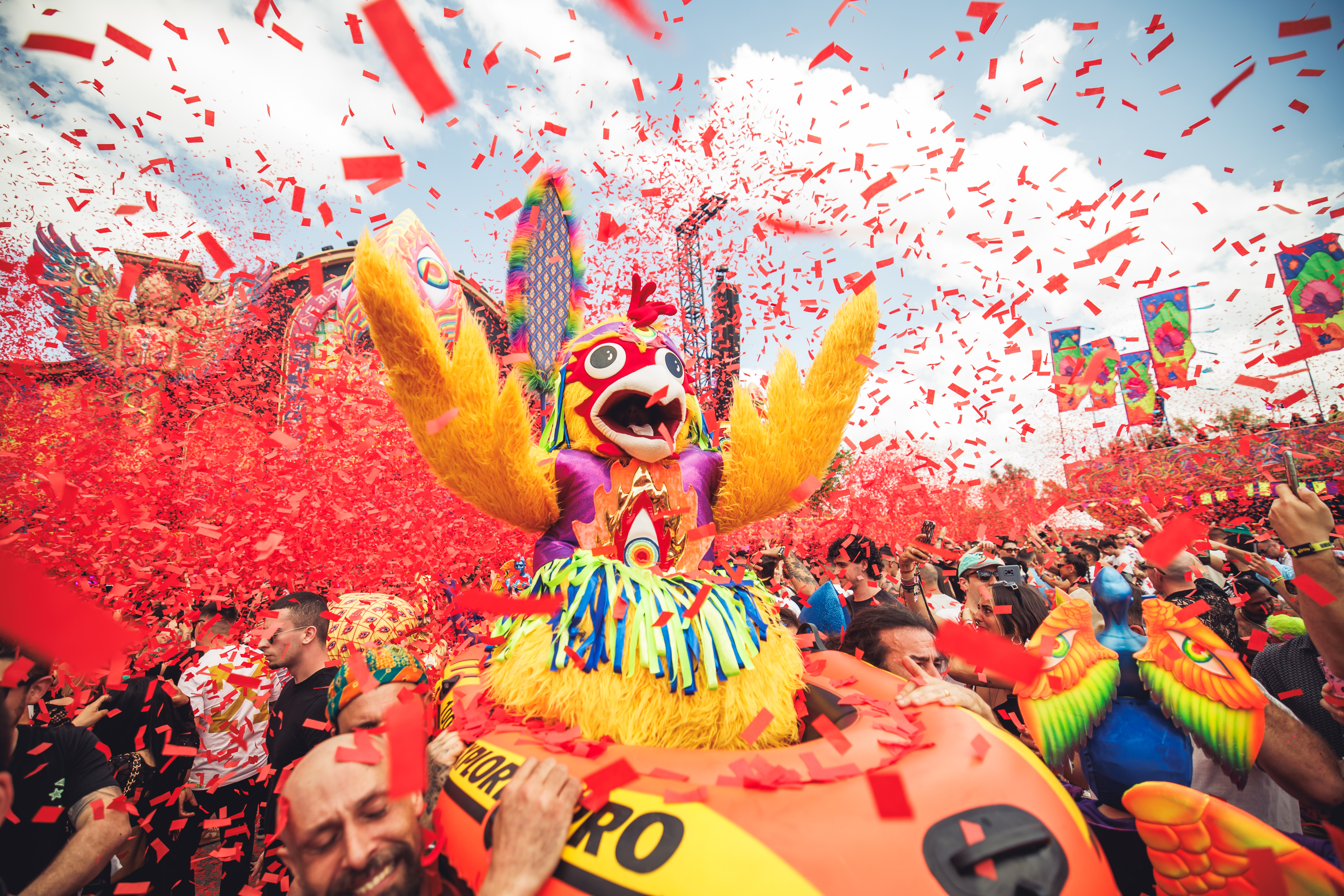 La mascota Rowgelia durante la edición de 2025.