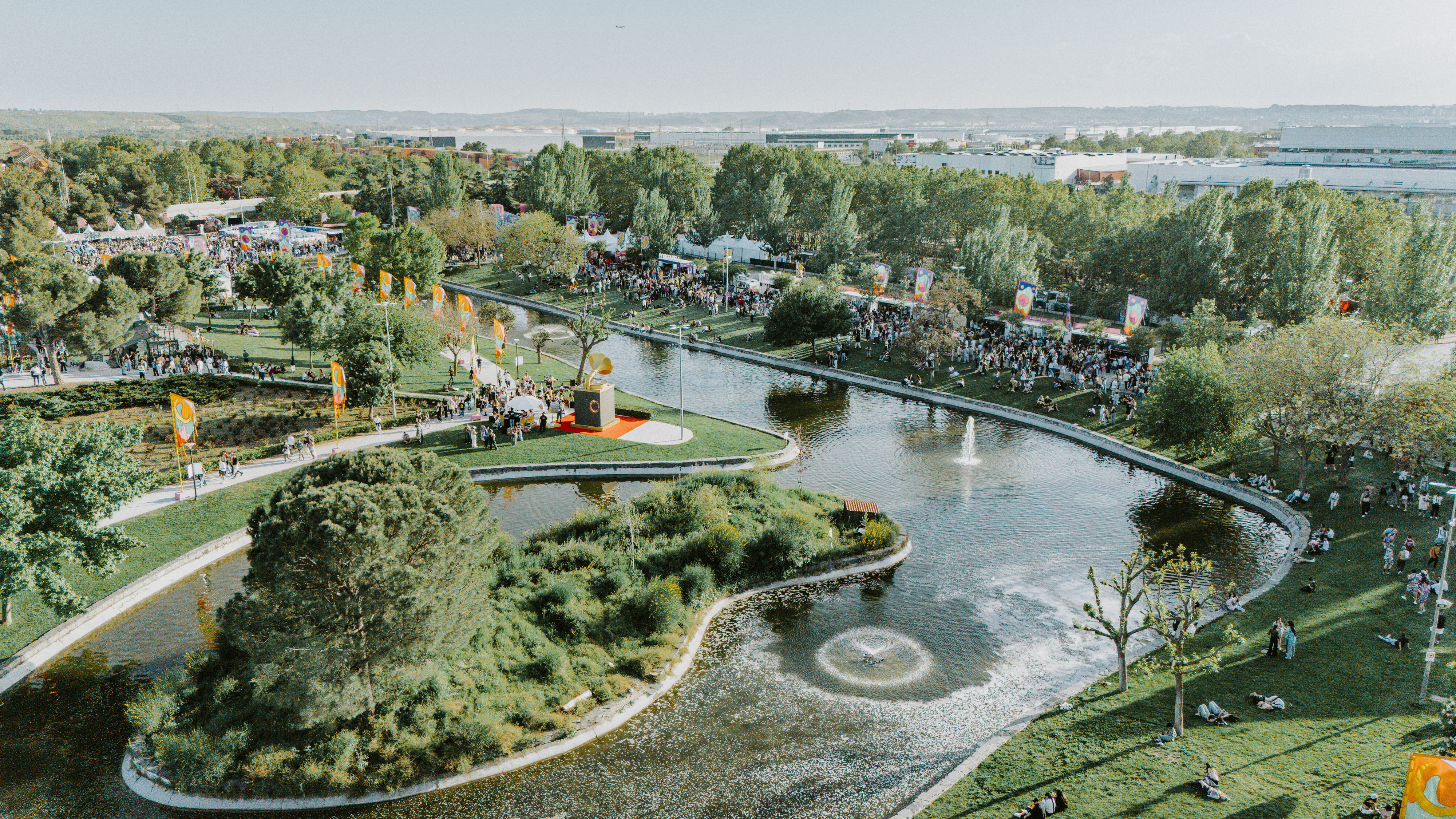 Vista aérea del Recinto Ferial de Torrejón de Ardoz durante la edición anterior de elrow Town Madrid.