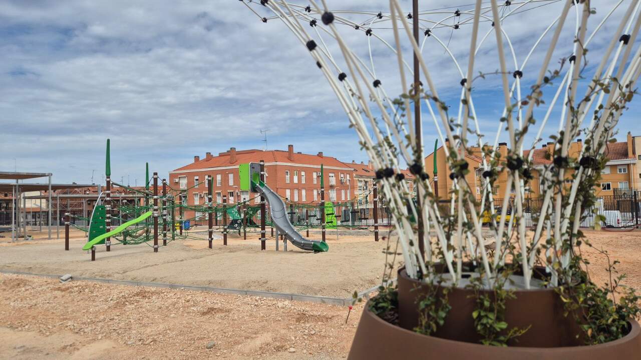 Vista general del nuevo parque urbano en construcción en San Fernando de Henares. CONSEJERÍA DE VIVIENDA, TRANSPORTES E INFRAESTRUCTURAS