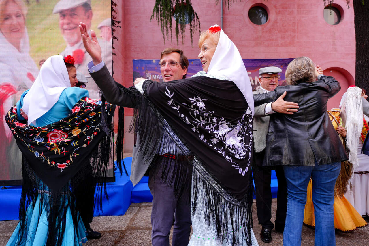 Almeida durante la presentación de la programación de las Fiestas de San Isidro 2026. AYUNTAMIENTO DE MADRID