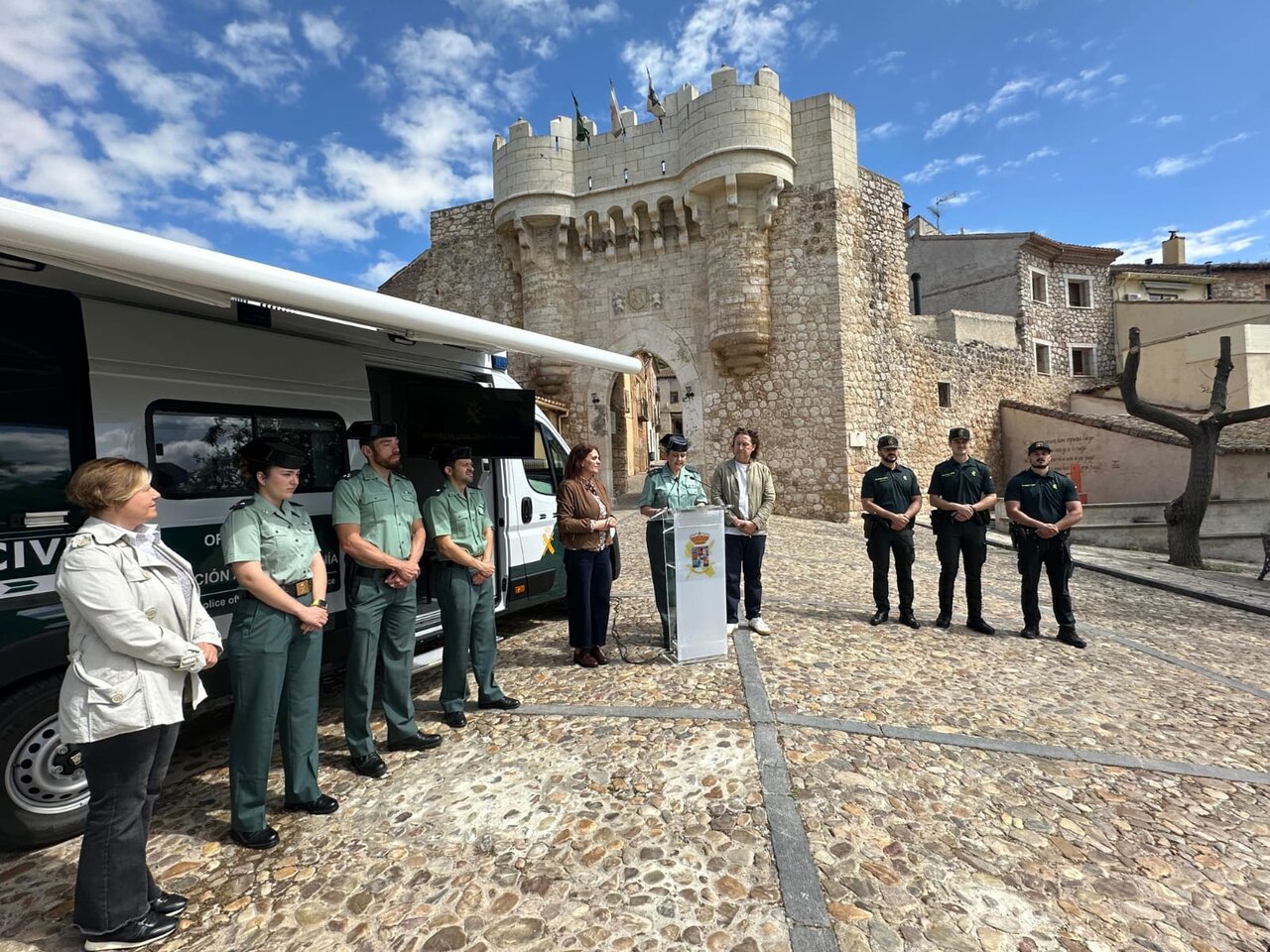 Presentación de la Oficina Móvil de Atención a la Ciudadanía (OMAC) en Hita. GUARDIA CIVIL