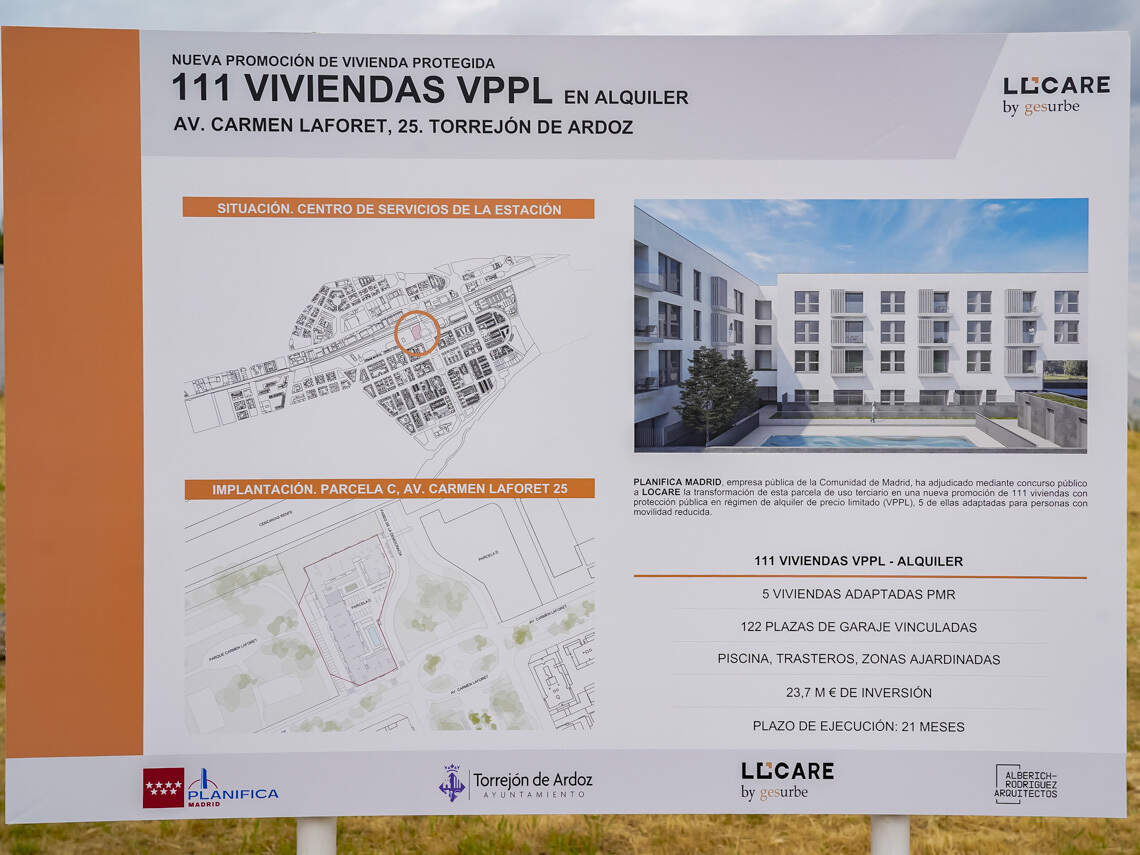 Cartel informativo de la promoción de 111 viviendas de alquiler asequible en Soto del Henares. AYUNTAMIENTO DE TORREJÓN DE ARDOZ