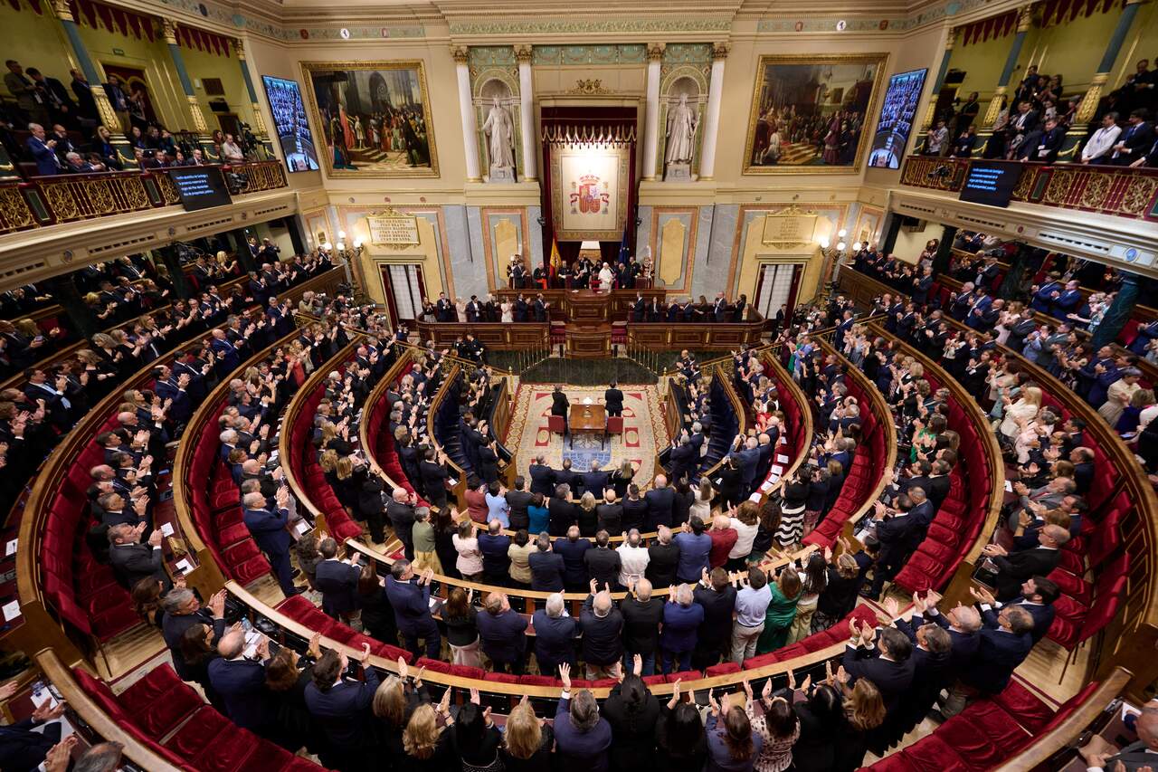 Larga ovación a León XIV tras su intervención en el Congreso. CONGRESO DE LOS DIPUTADOS