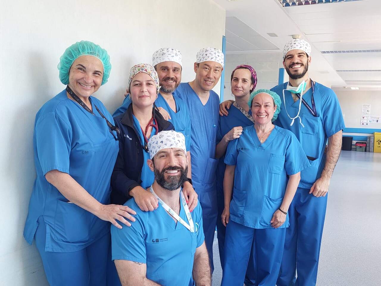Equipo del Servicio de Otorrinolaringología del Hospital Príncipe de Asturias junto al especialista Guan Min-Ho. COMUNIDAD DE MADRID