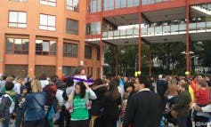 Protesta de padres frente al Ayuntamiento de Coslada 