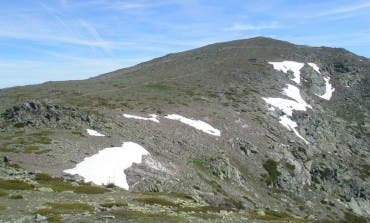 Rescatan a dos hombres de Torrejón en una montaña de Segovia 