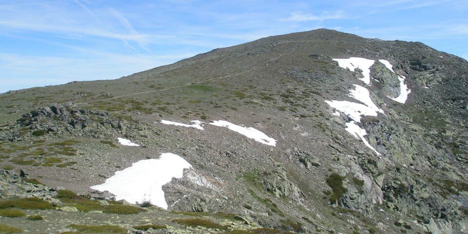 Rescatan a dos hombres de Torrejón en una montaña de Segovia