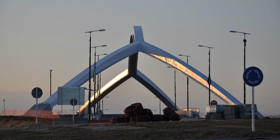 Así se hizo el Puente del Arco sobre la A2 en Torrejón