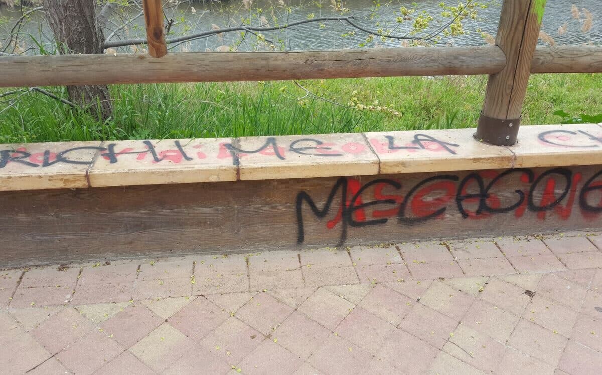 Aparecen pintadas con insultos en el lugar donde apareció el cuerpo de Richi